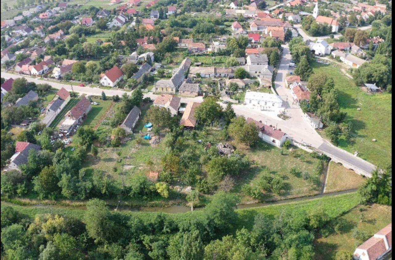 Patak Apartman, Diszel Tapolca Buitenkant foto